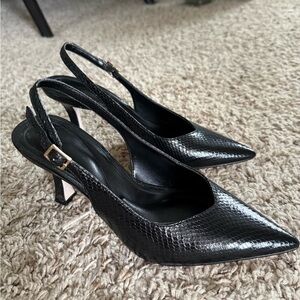 Jessica Simpson black close toe slingback heels